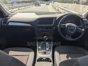 Audi Q5 2010 Matt Black
