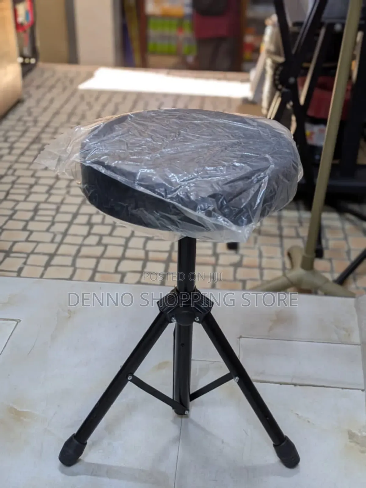 Drums Stool Nyeusi