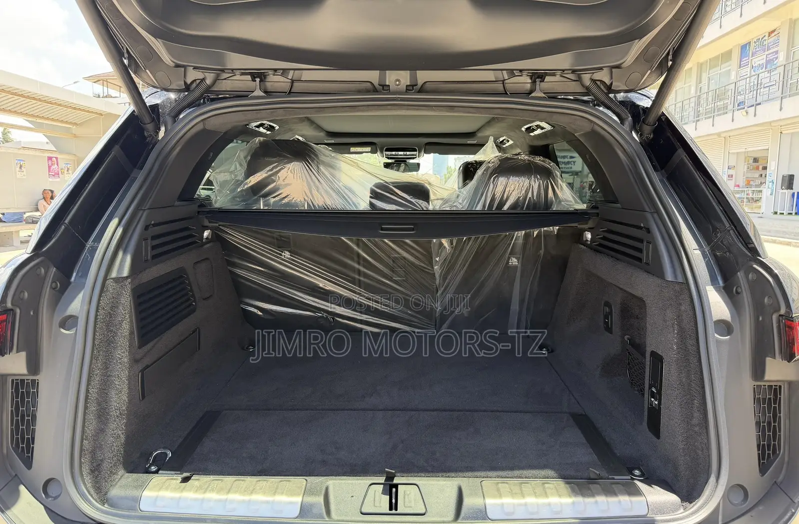 Land Rover Range Rover 2024 Gray