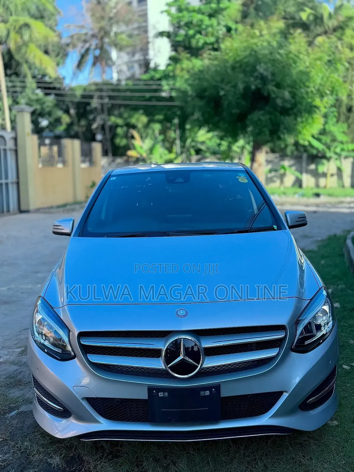 Mercedes-Benz B-Class 2016 Silver