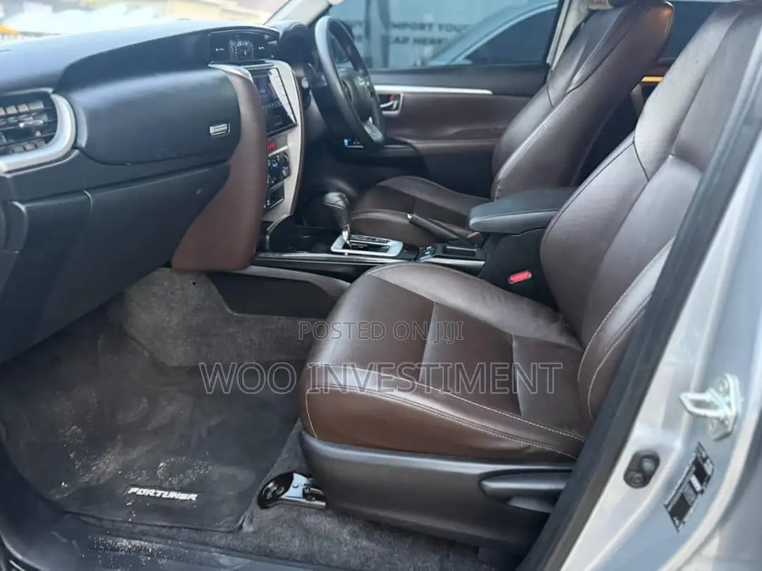 Toyota Fortuner 2017 Silver