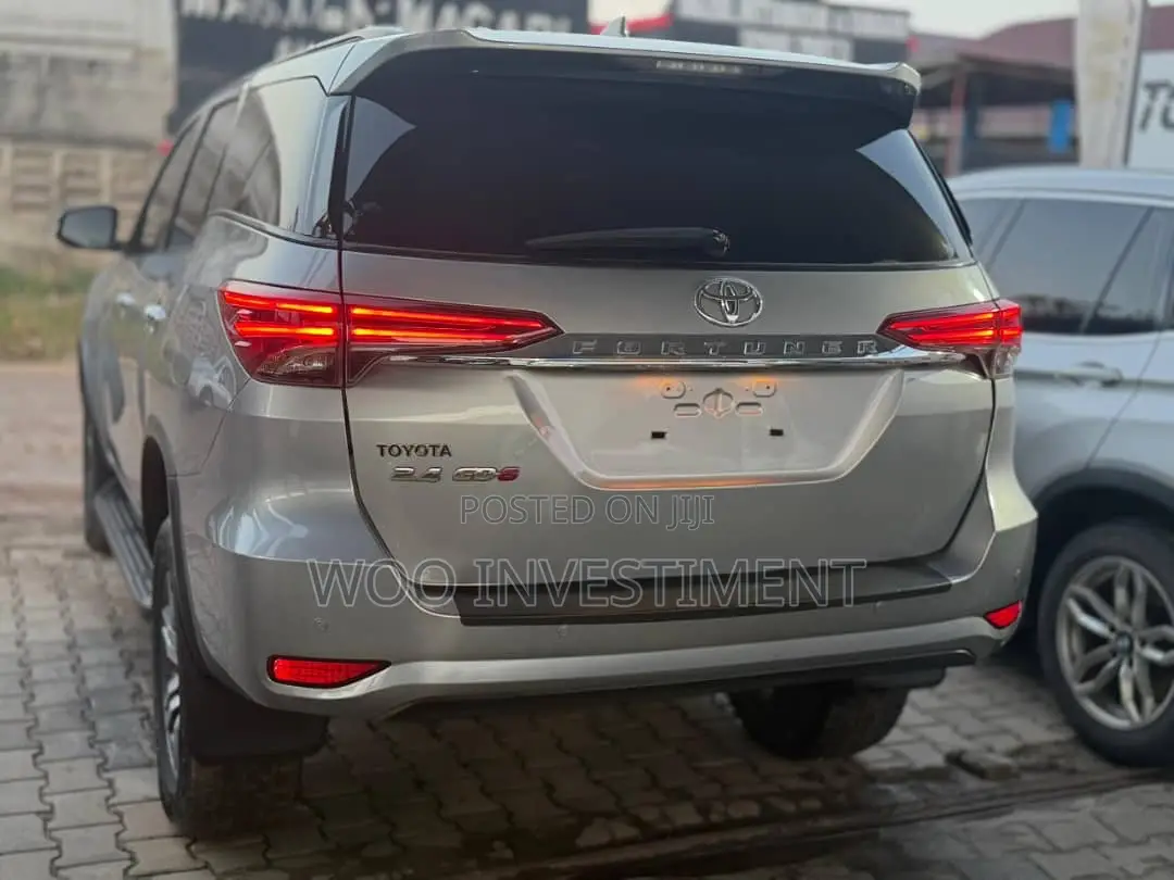 Toyota Fortuner 2017 Silver