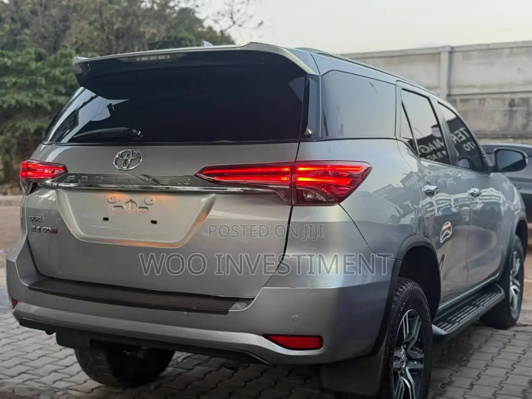 Toyota Fortuner 2017 Silver