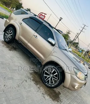 Toyota Fortuner 2007 Gold