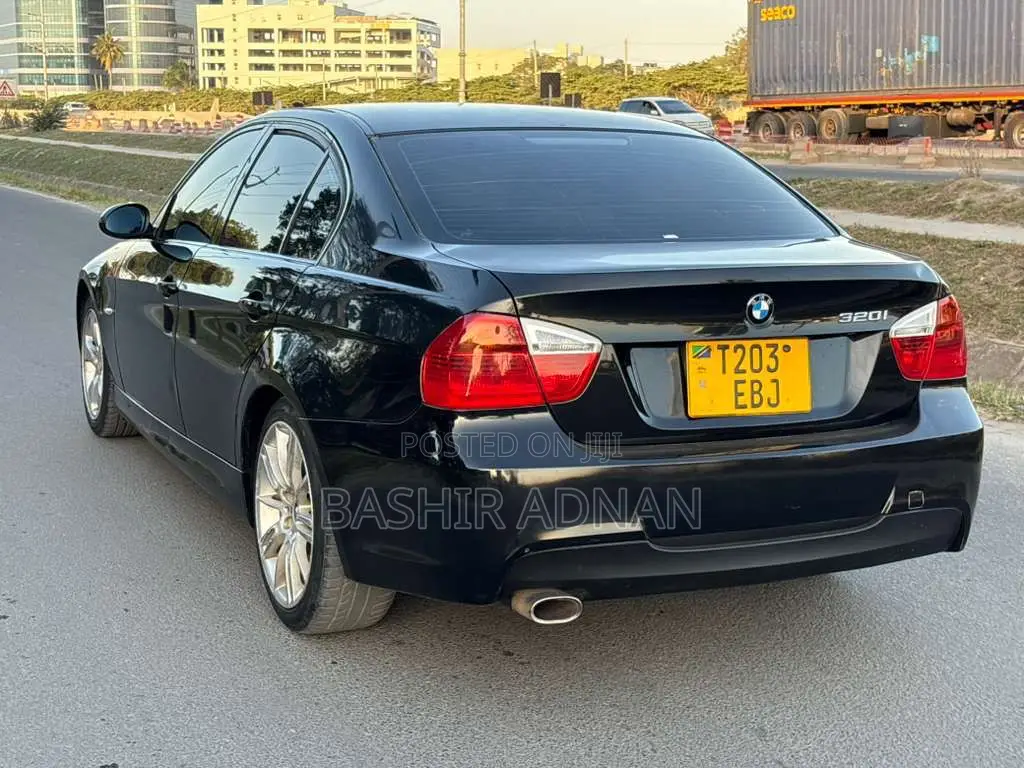 BMW 3 Series 320i RWD 2006 Black
