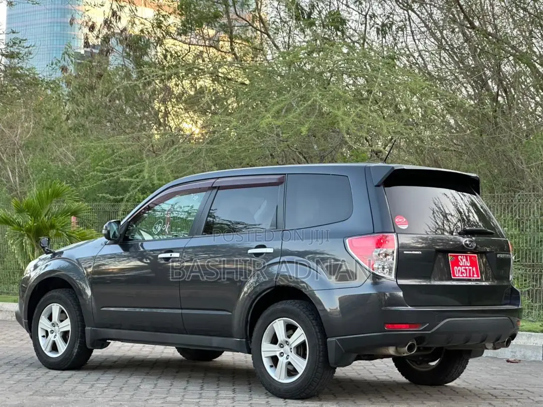 Subaru Forester 2012 Gray
