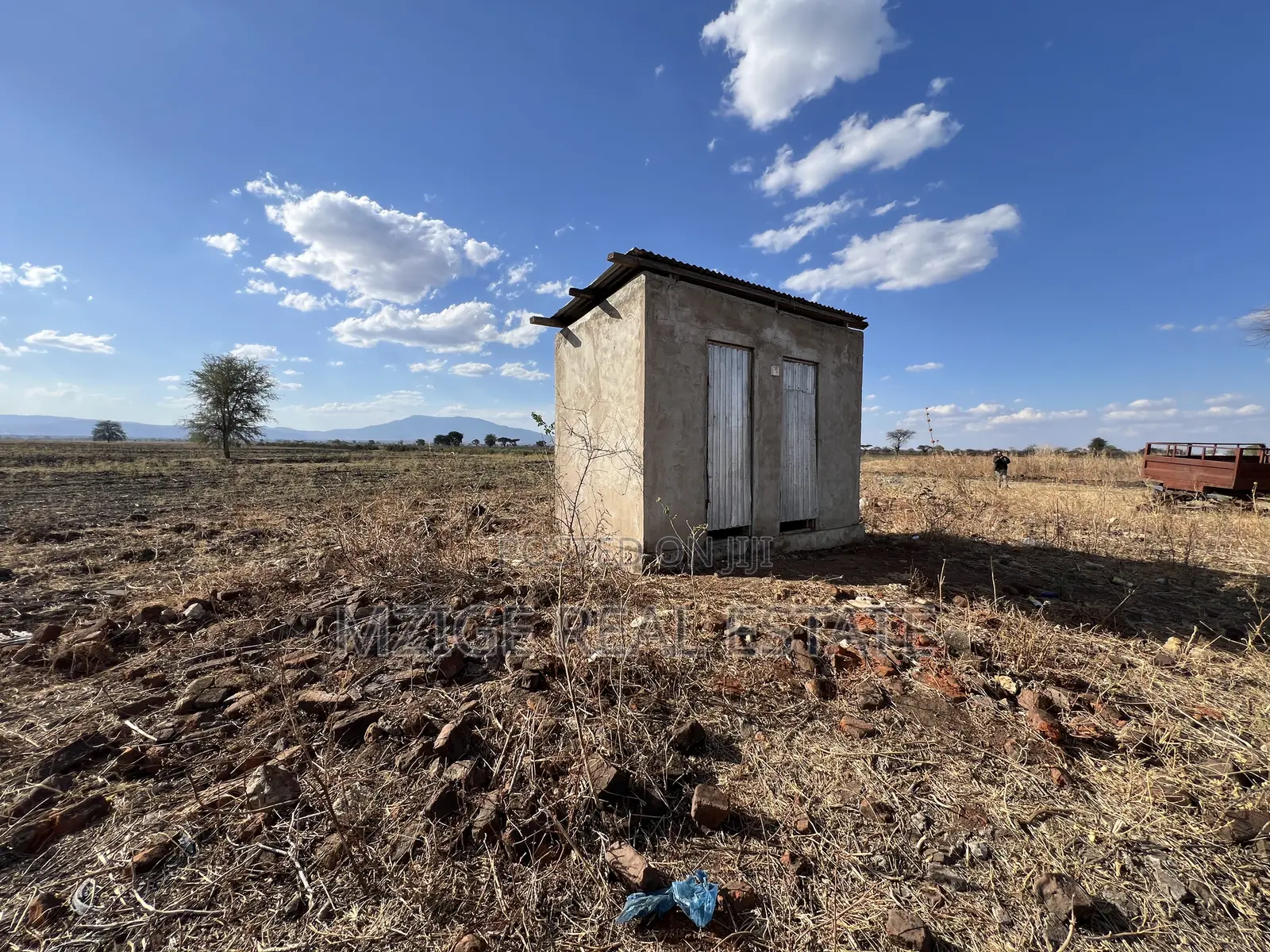Shamba La Ekari 121.7 Linauzwa Galapo Kijiji Cha Endadoshi-Manyara