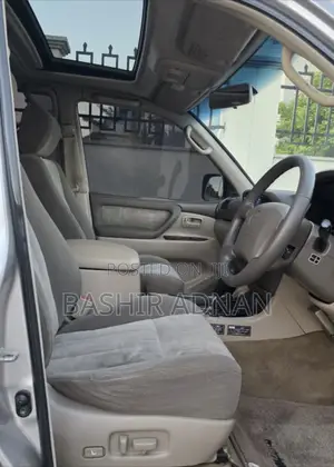 Toyota Land Cruiser HDJ 100 2000 Silver