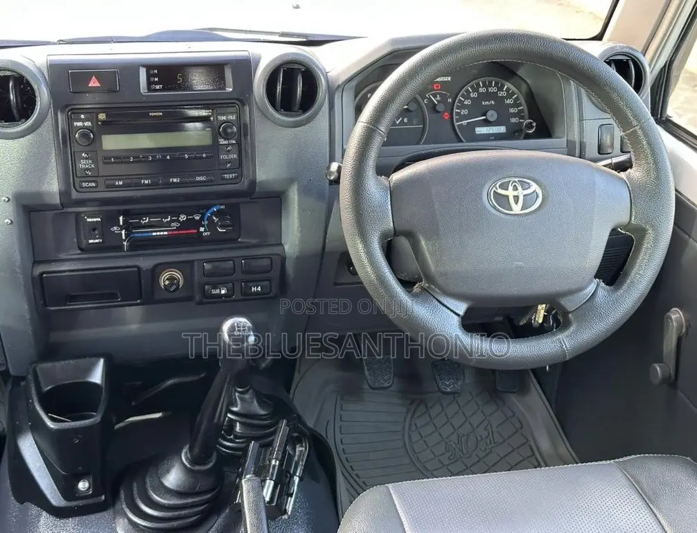 Toyota Land Cruiser 2015 White