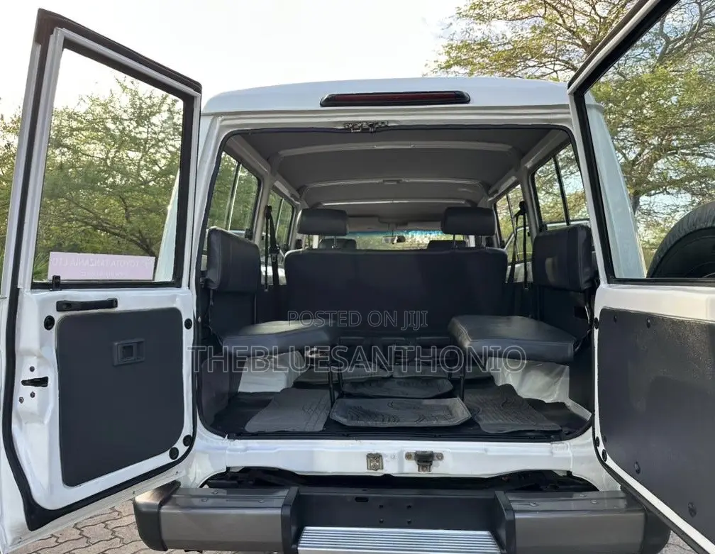 Toyota Land Cruiser 2015 White