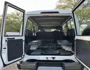 Toyota Land Cruiser 2015 White