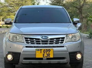 Subaru Forester 2011 Silver