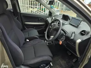 Toyota IST 2005 Gold