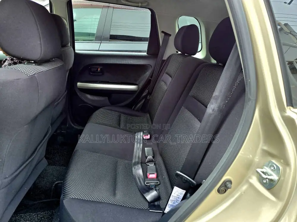 Toyota IST 2005 Gold