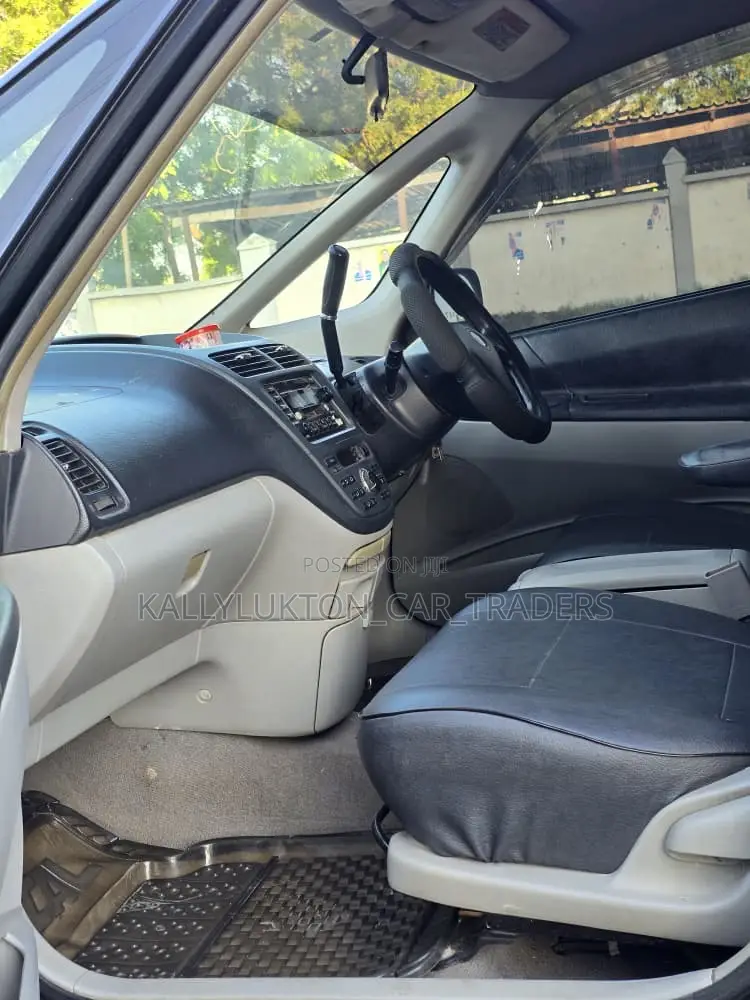 Toyota Opa 2003 Black