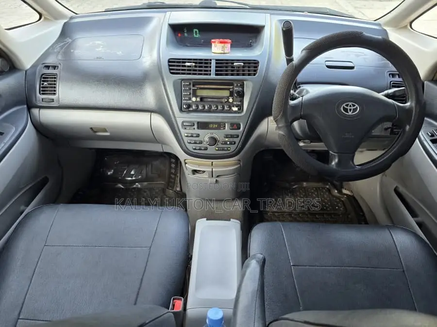 Toyota Opa 2003 Black