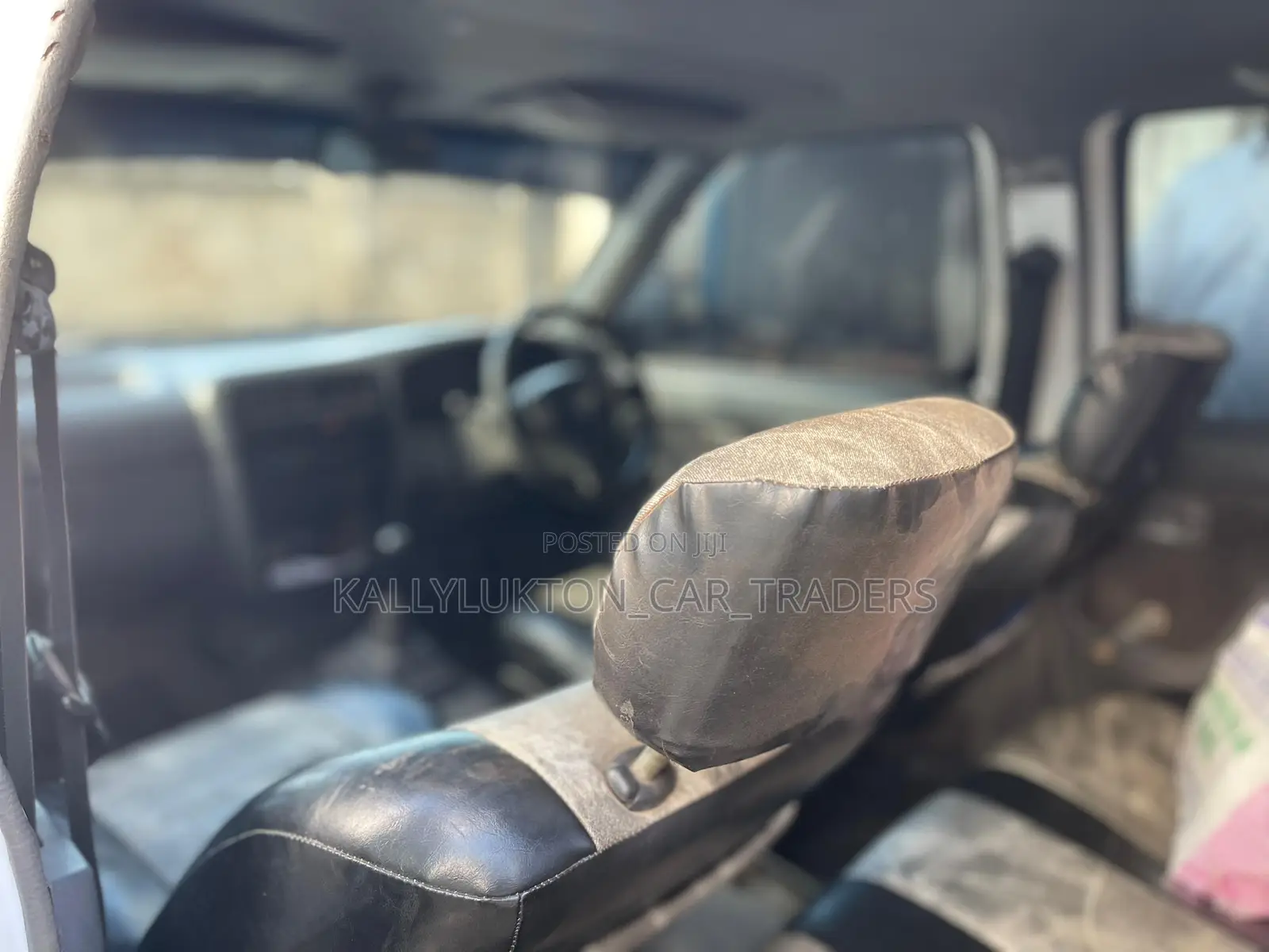 Nissan Hardbody 2005 White