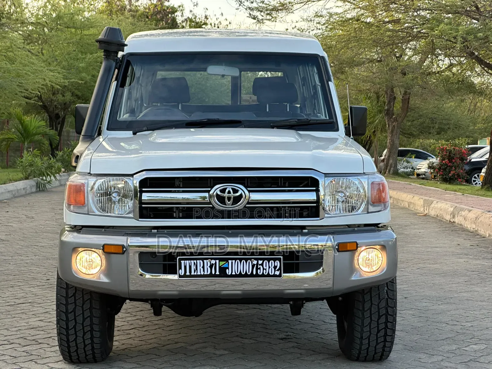 Toyota Land Cruiser 2015 White