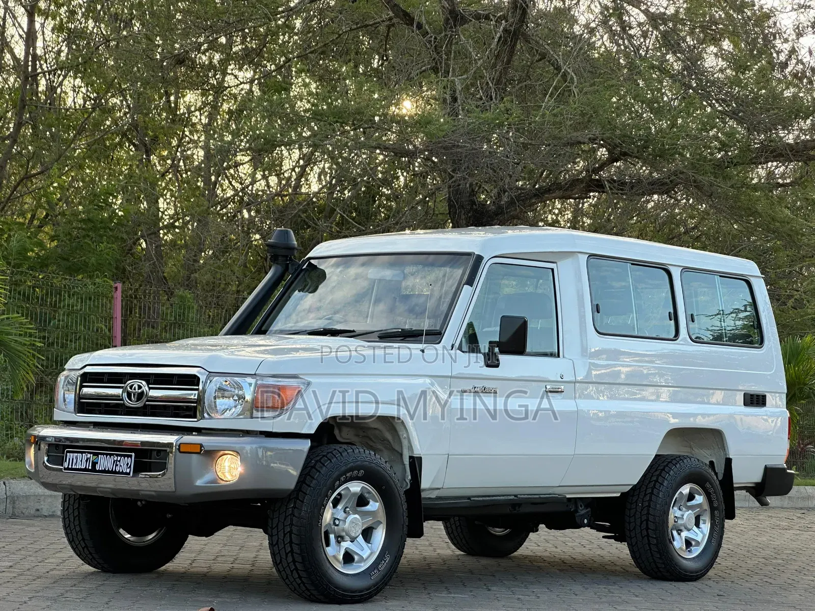 Toyota Land Cruiser 2015 White