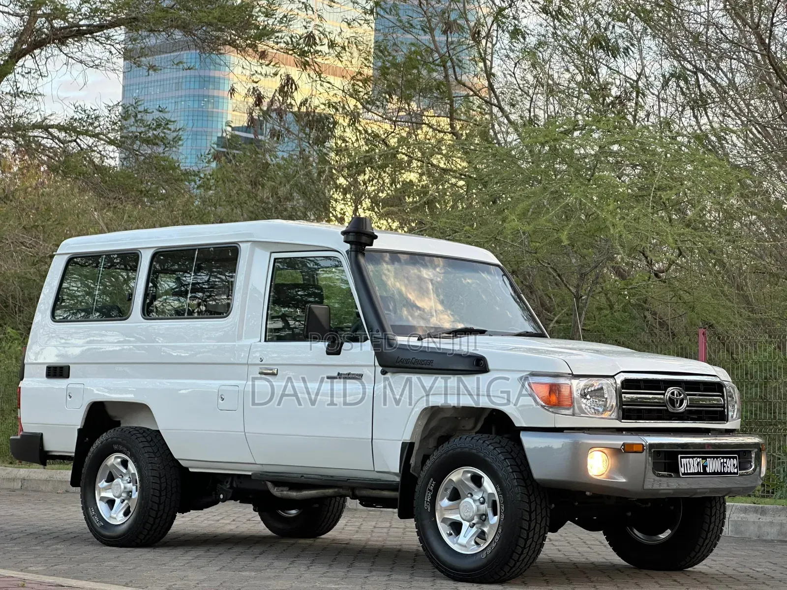 Toyota Land Cruiser 2015 White
