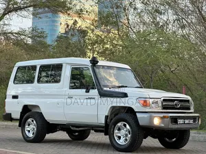 Toyota Land Cruiser 2015 White