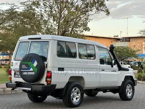 Toyota Land Cruiser 2015 White