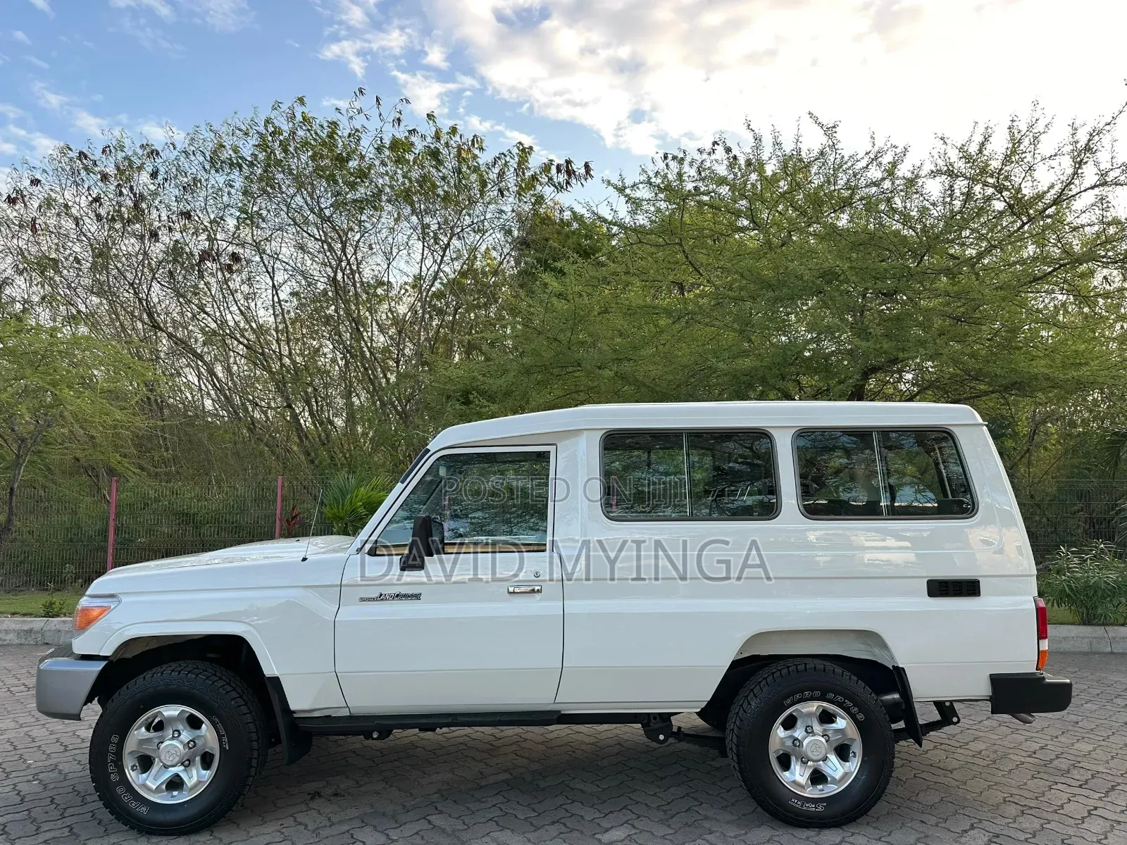 Toyota Land Cruiser 2015 White