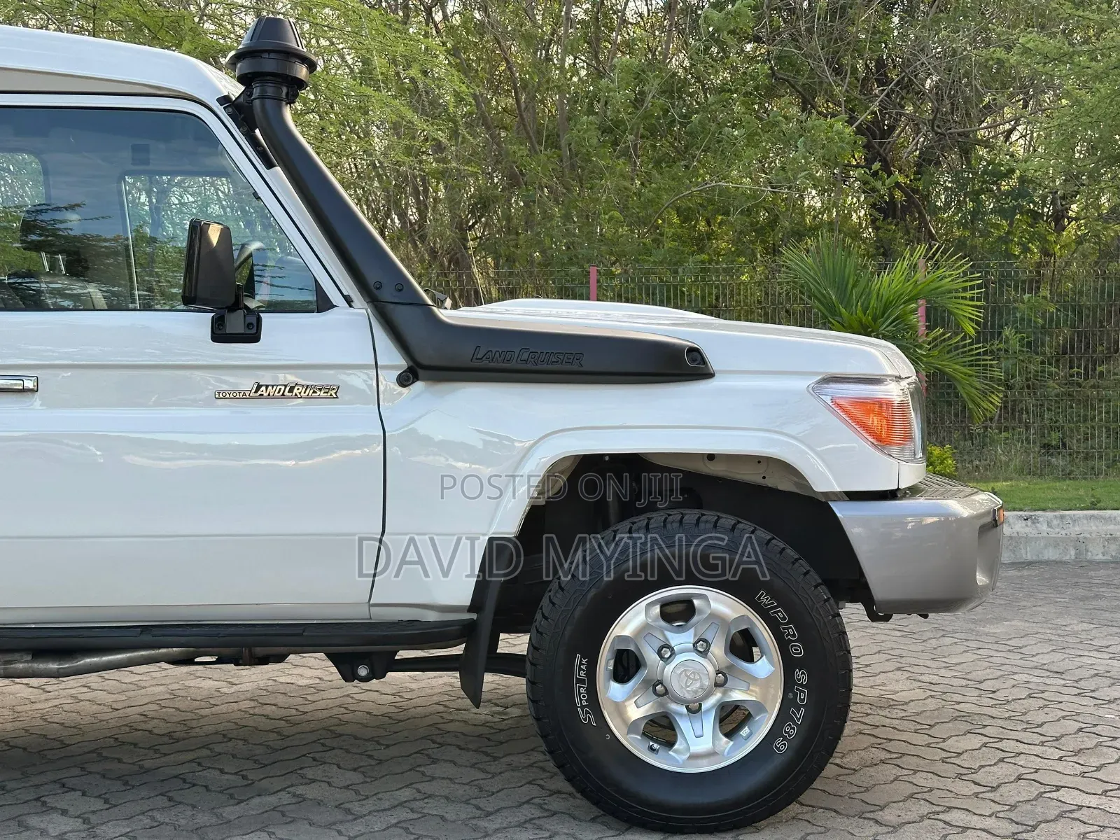 Toyota Land Cruiser 2015 White