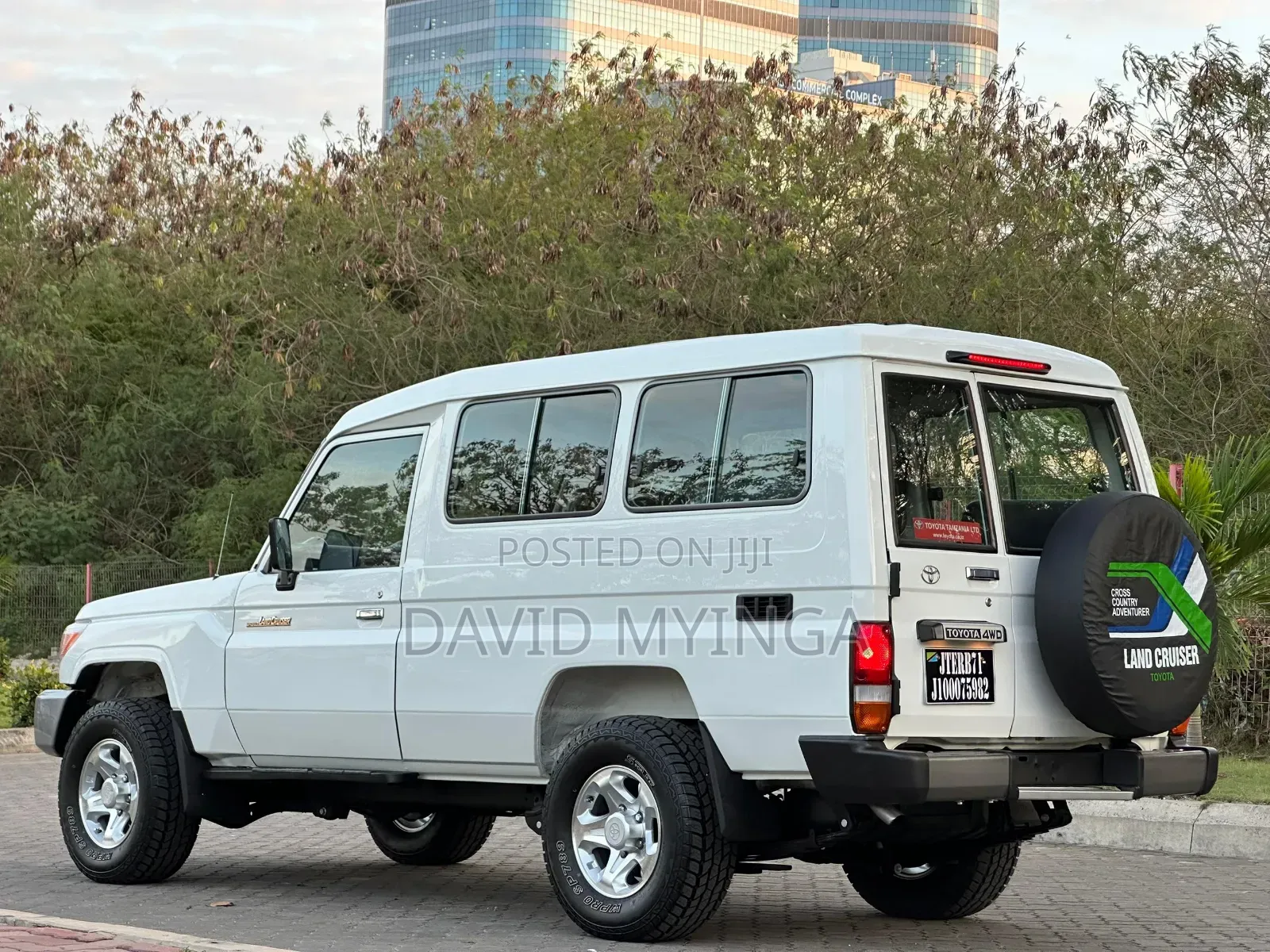 Toyota Land Cruiser 2015 White