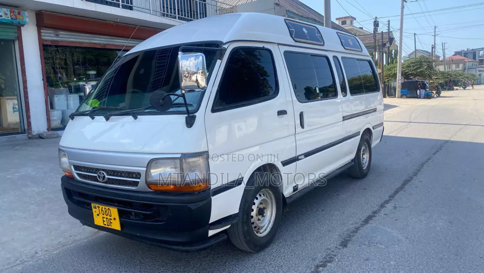 Toyota HiAce 2002 White
