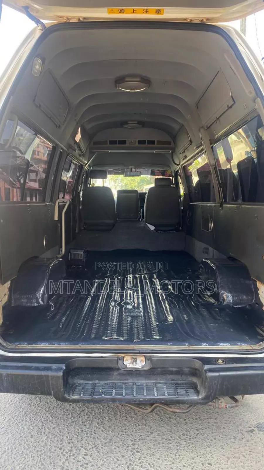 Toyota HiAce 2002 White