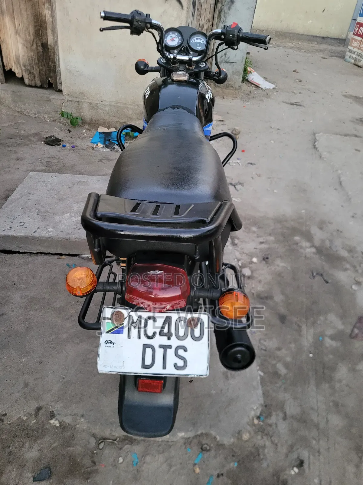 TVS HLX 125 2025 Black