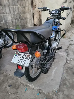 TVS HLX 125 2025 Black