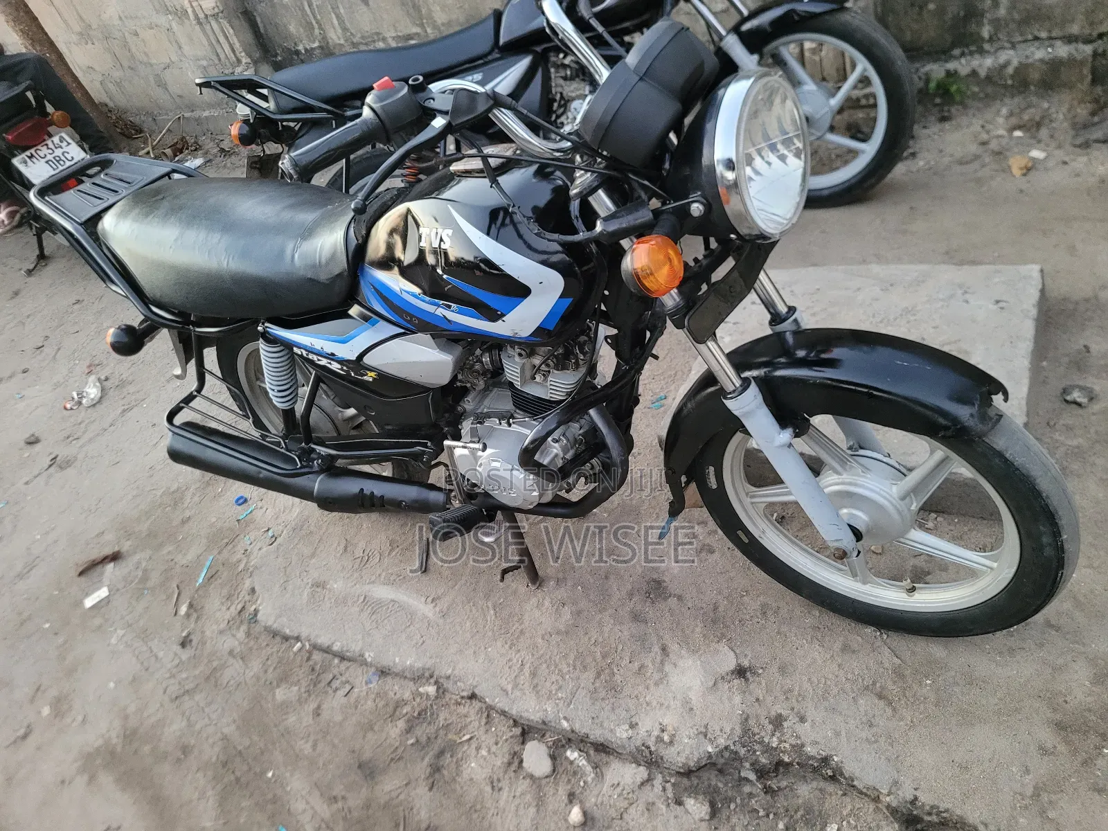 TVS HLX 125 2025 Black
