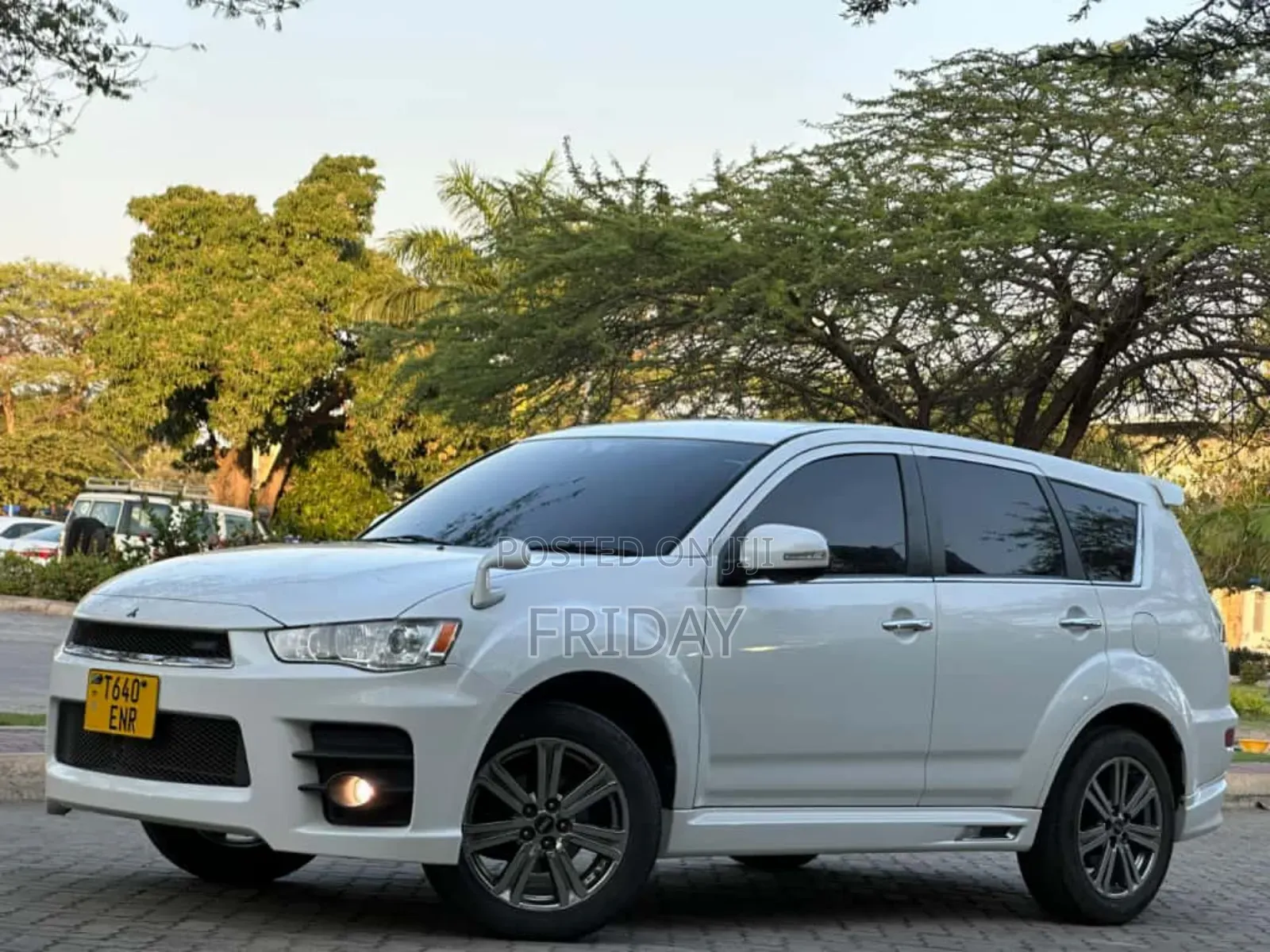 Mitsubishi Outlander 2012 White