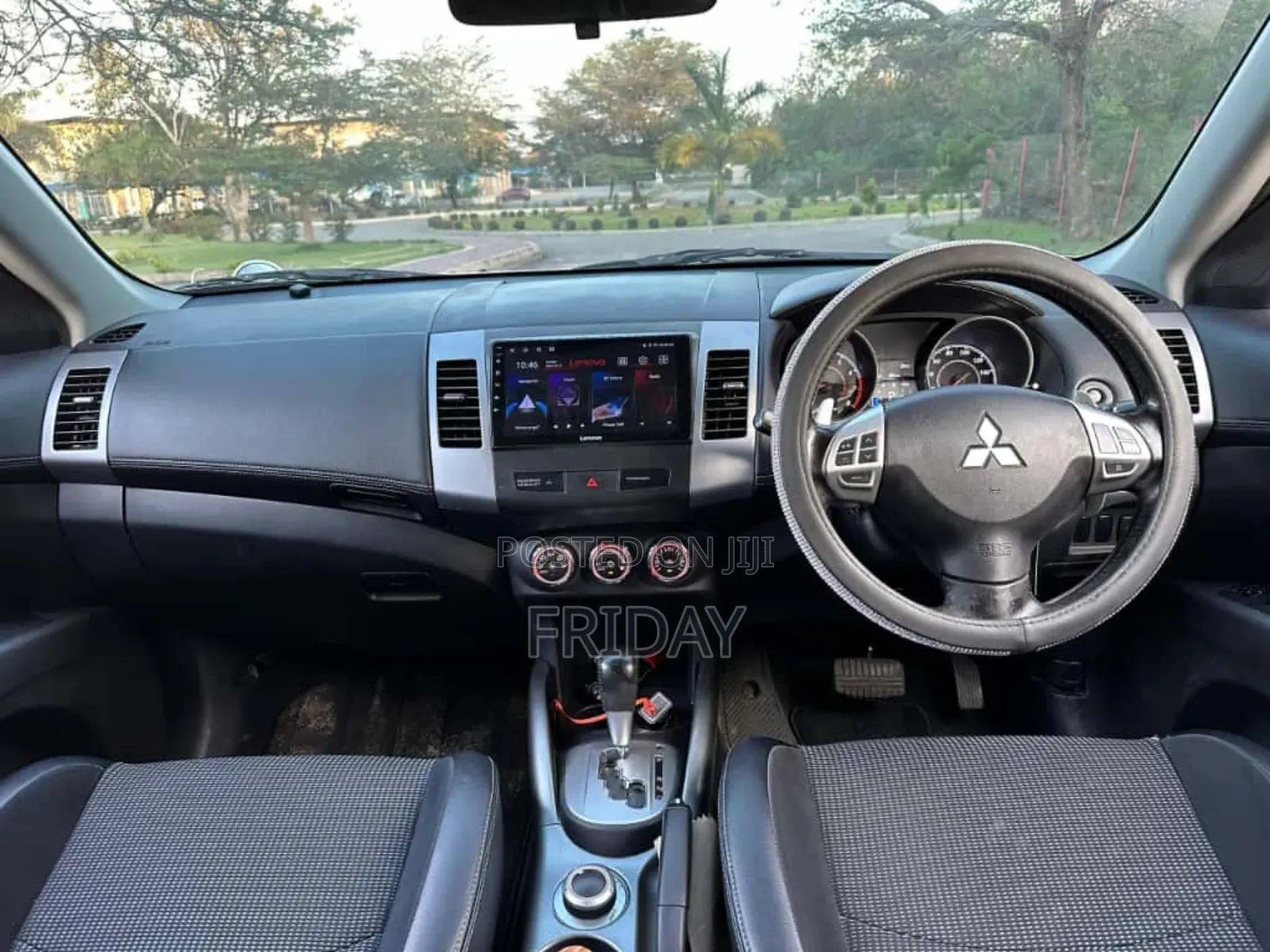 Mitsubishi Outlander 2012 White