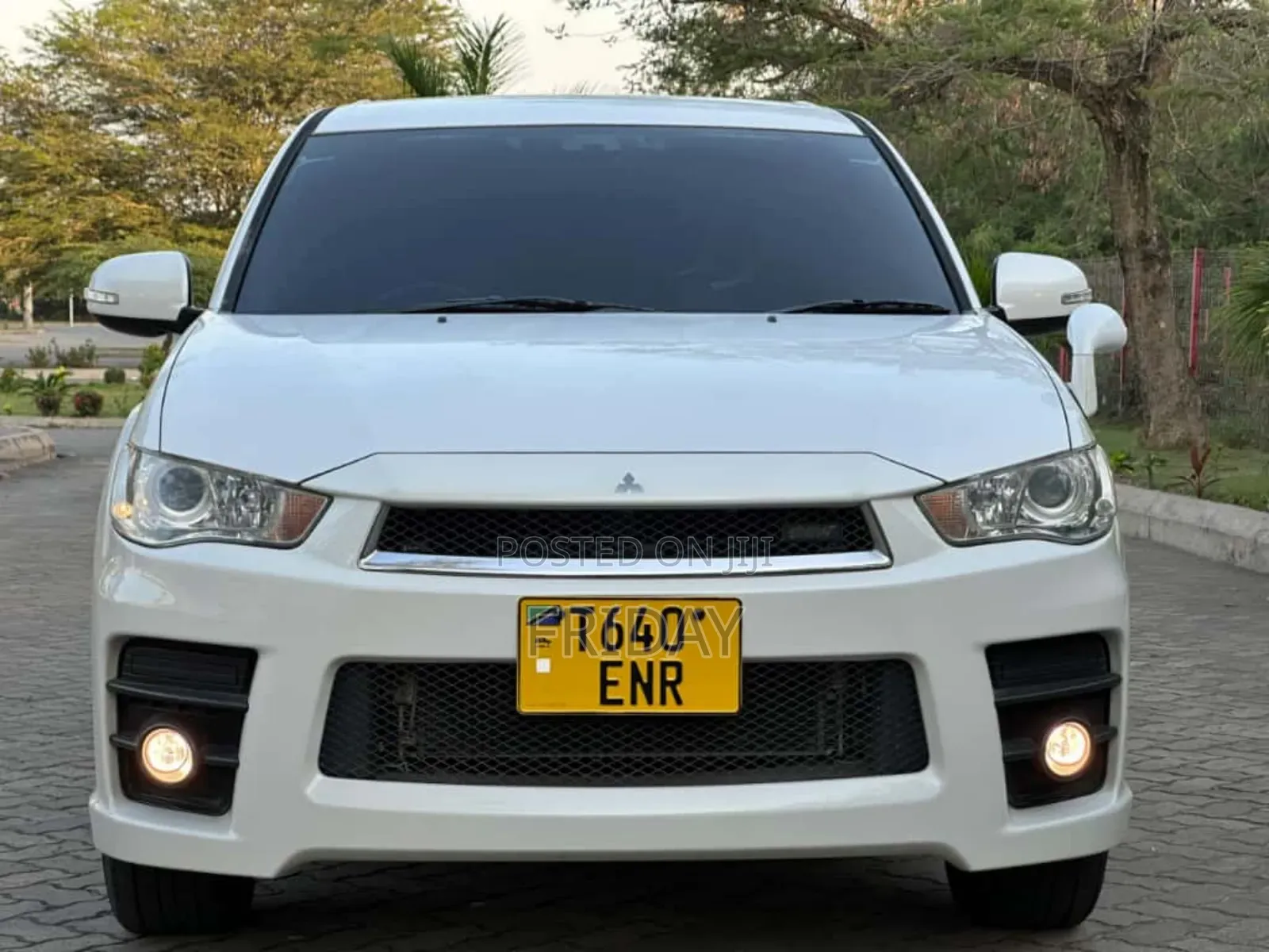 Mitsubishi Outlander 2012 White