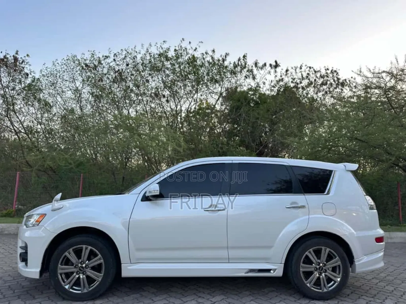Mitsubishi Outlander 2012 White