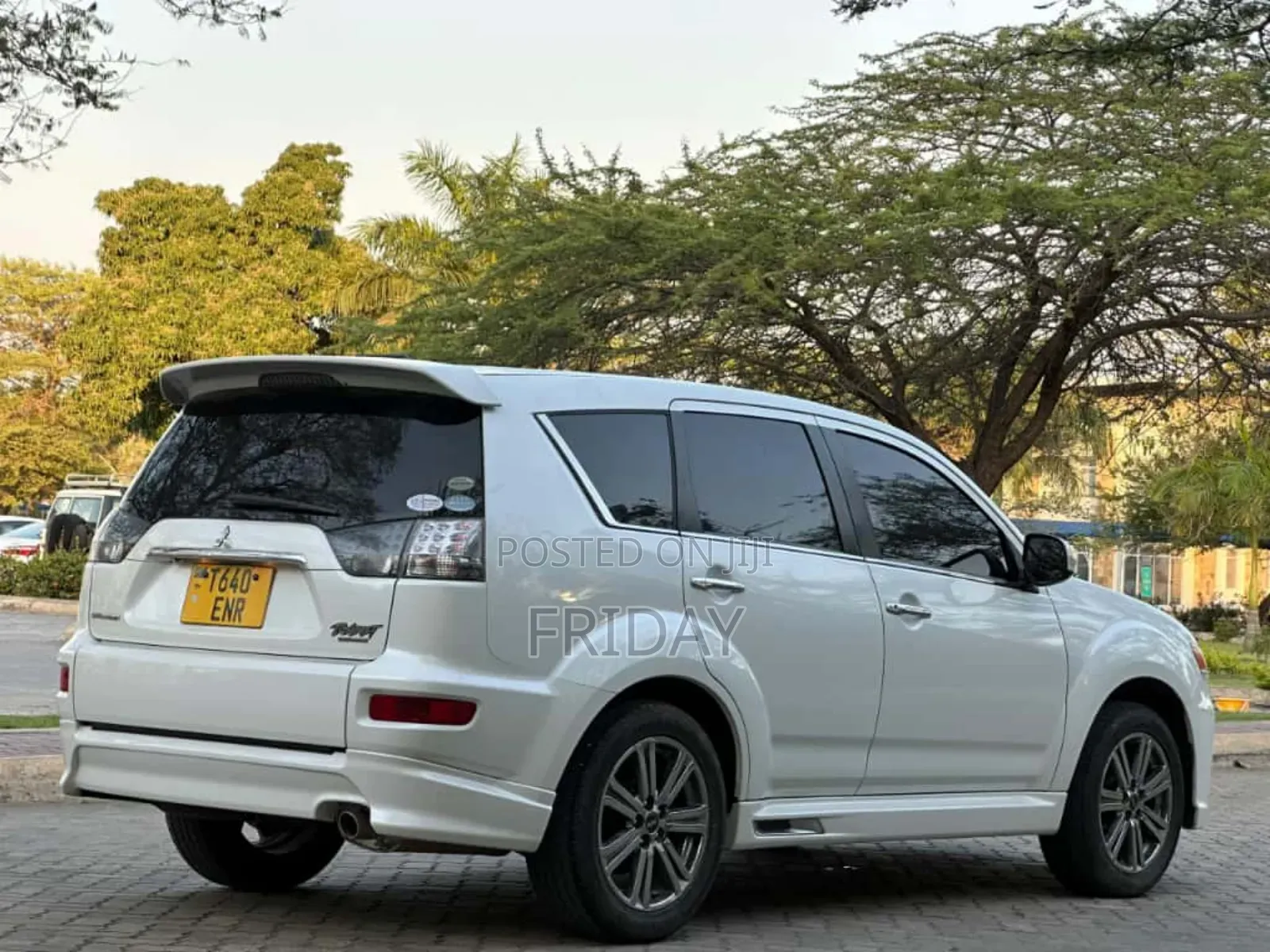 Mitsubishi Outlander 2012 White
