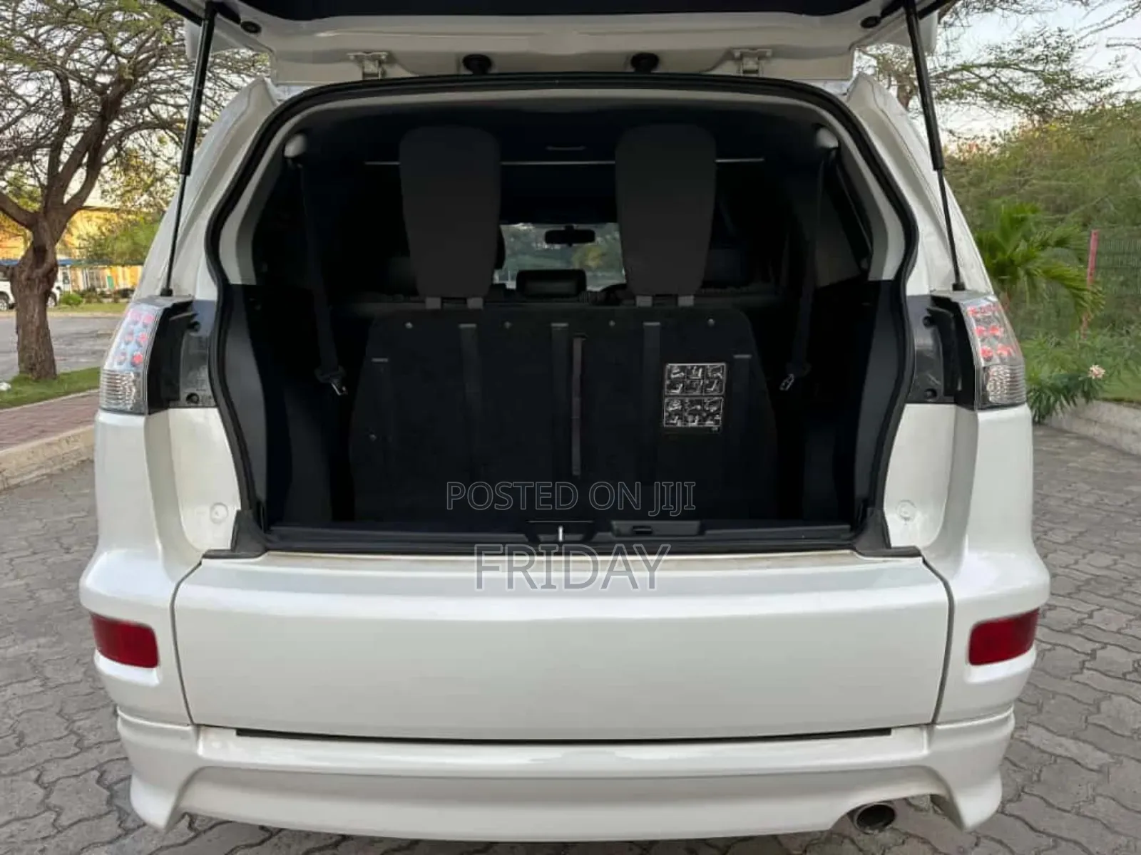 Mitsubishi Outlander 2012 White