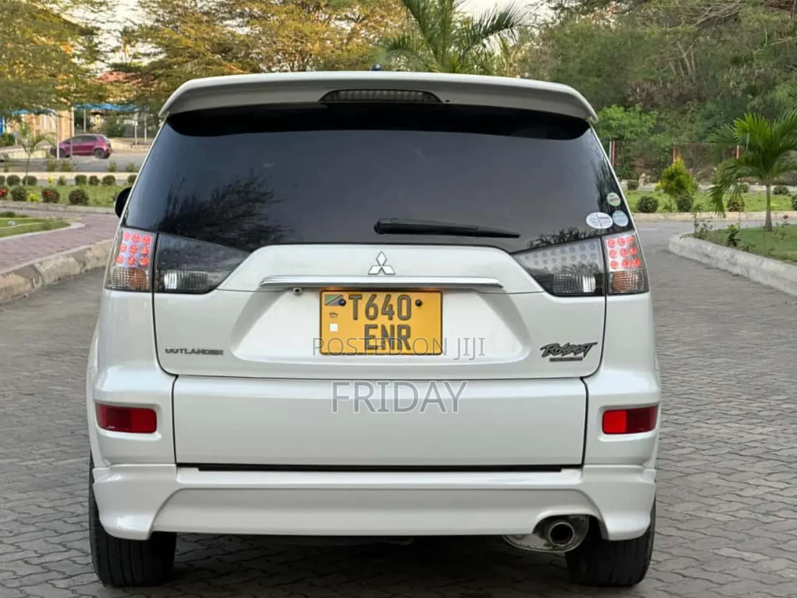 Mitsubishi Outlander 2012 White