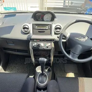 Toyota IST 2004 Silver