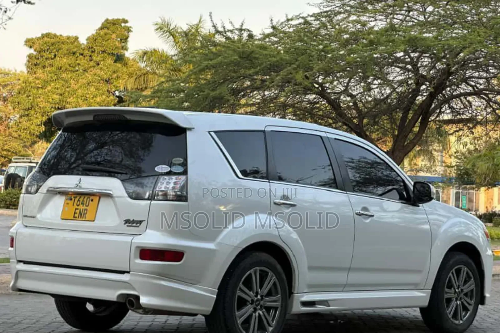 Mitsubishi Outlander 2012 White