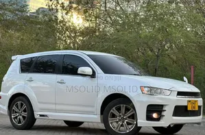 Mitsubishi Outlander 2012 White