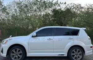 Mitsubishi Outlander 2012 White