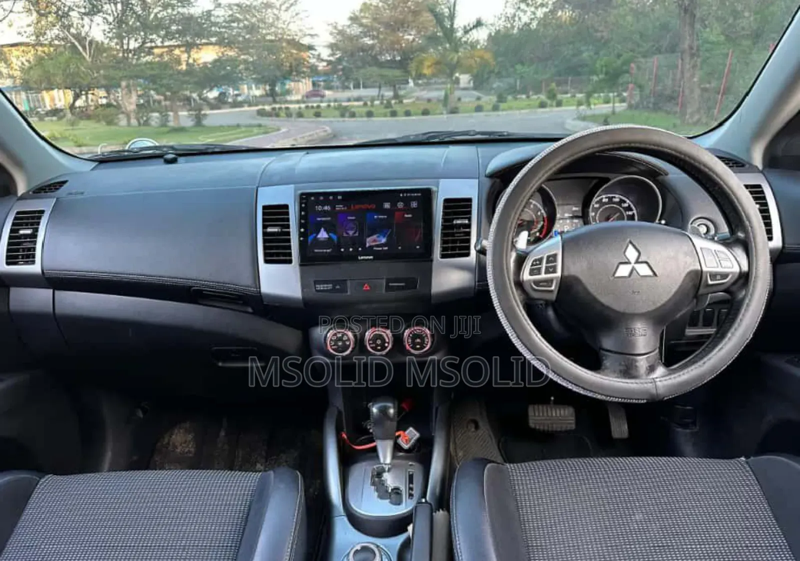 Mitsubishi Outlander 2012 White