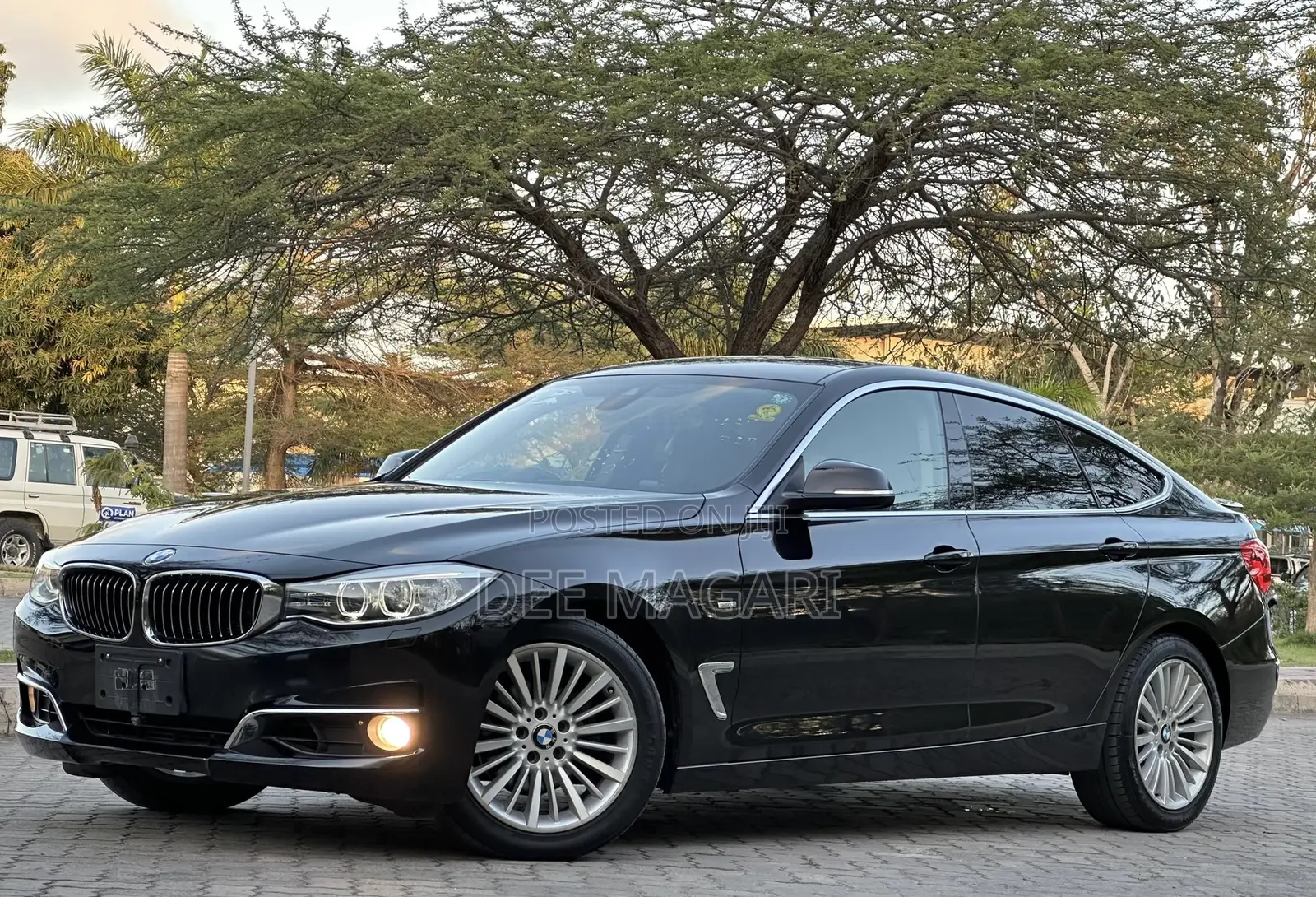BMW 3 Series 320i RWD 2013 Black