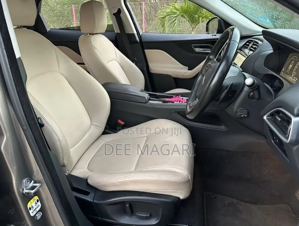 Jaguar F-Pace 2017 Beige