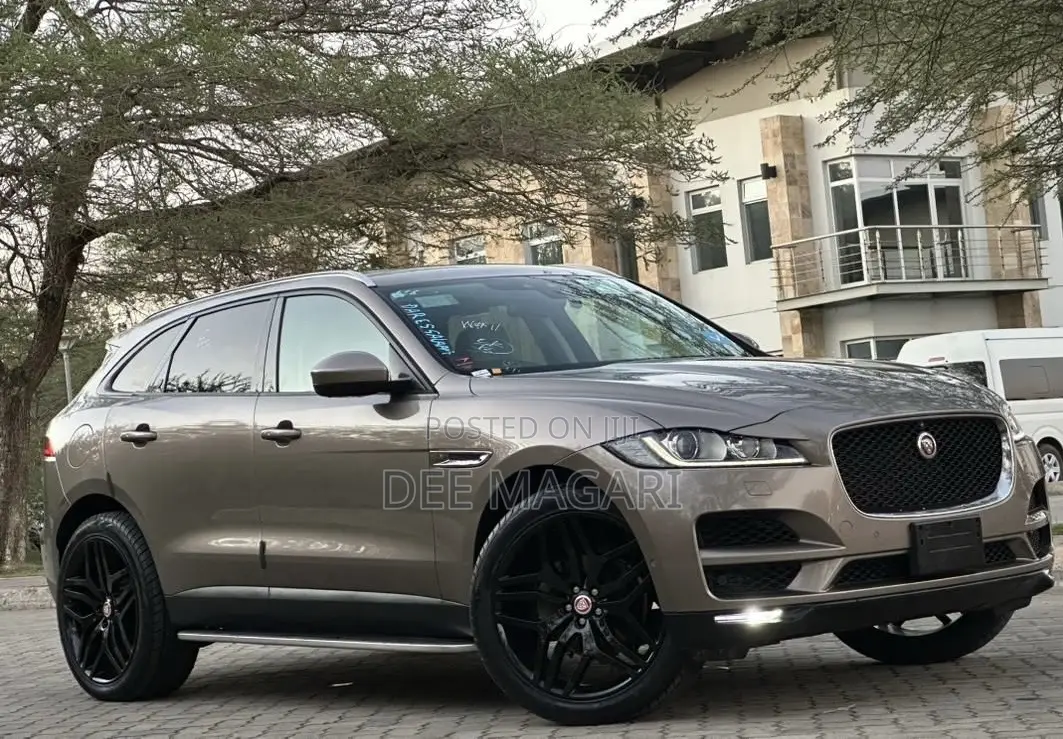 Jaguar F-Pace 2017 Beige