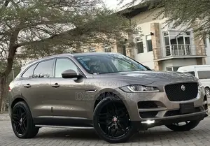Jaguar F-Pace 2017 Beige